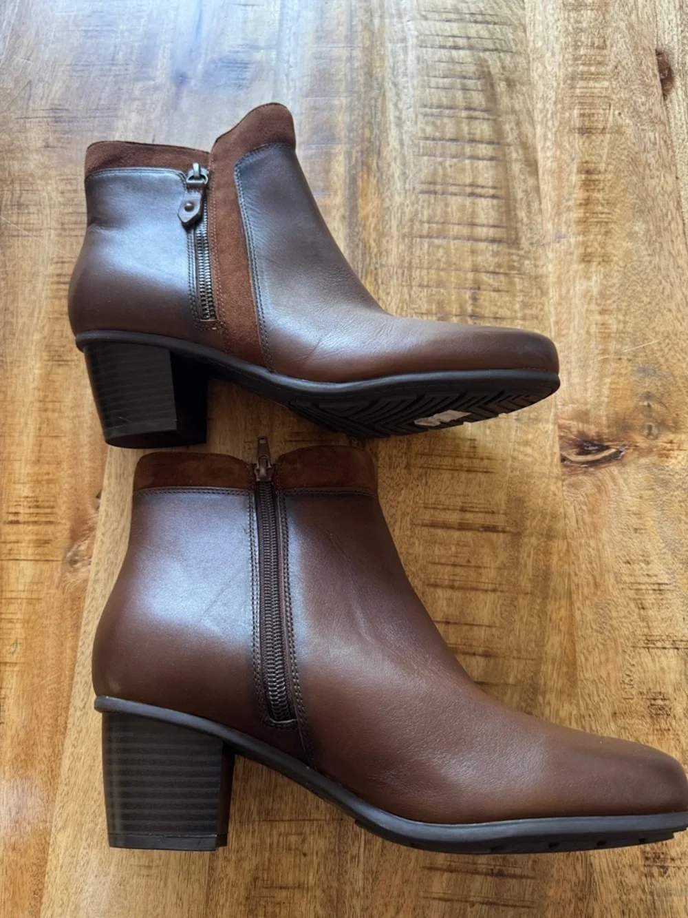 Cobb Hill Wynter Women's Brown Leather Zip Ankle Boots booties size 9 NEW